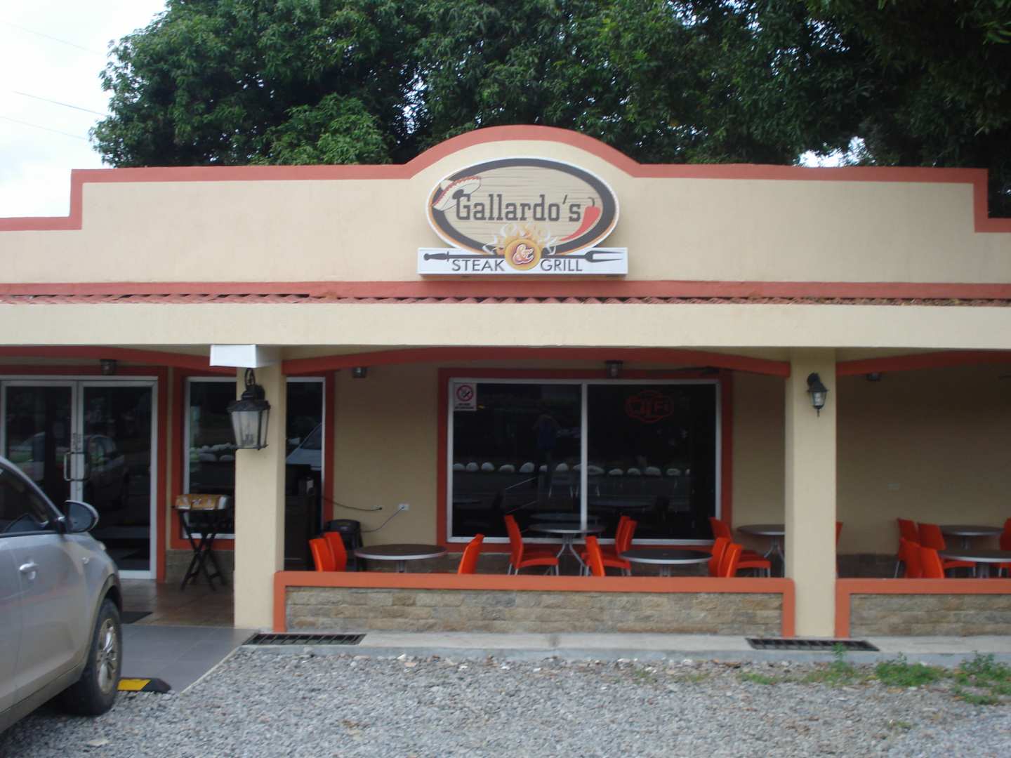 Gallardos Food & Lounge