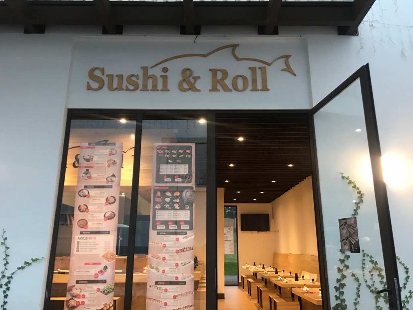 Sushi & Roll (Dinamia Cayalá)