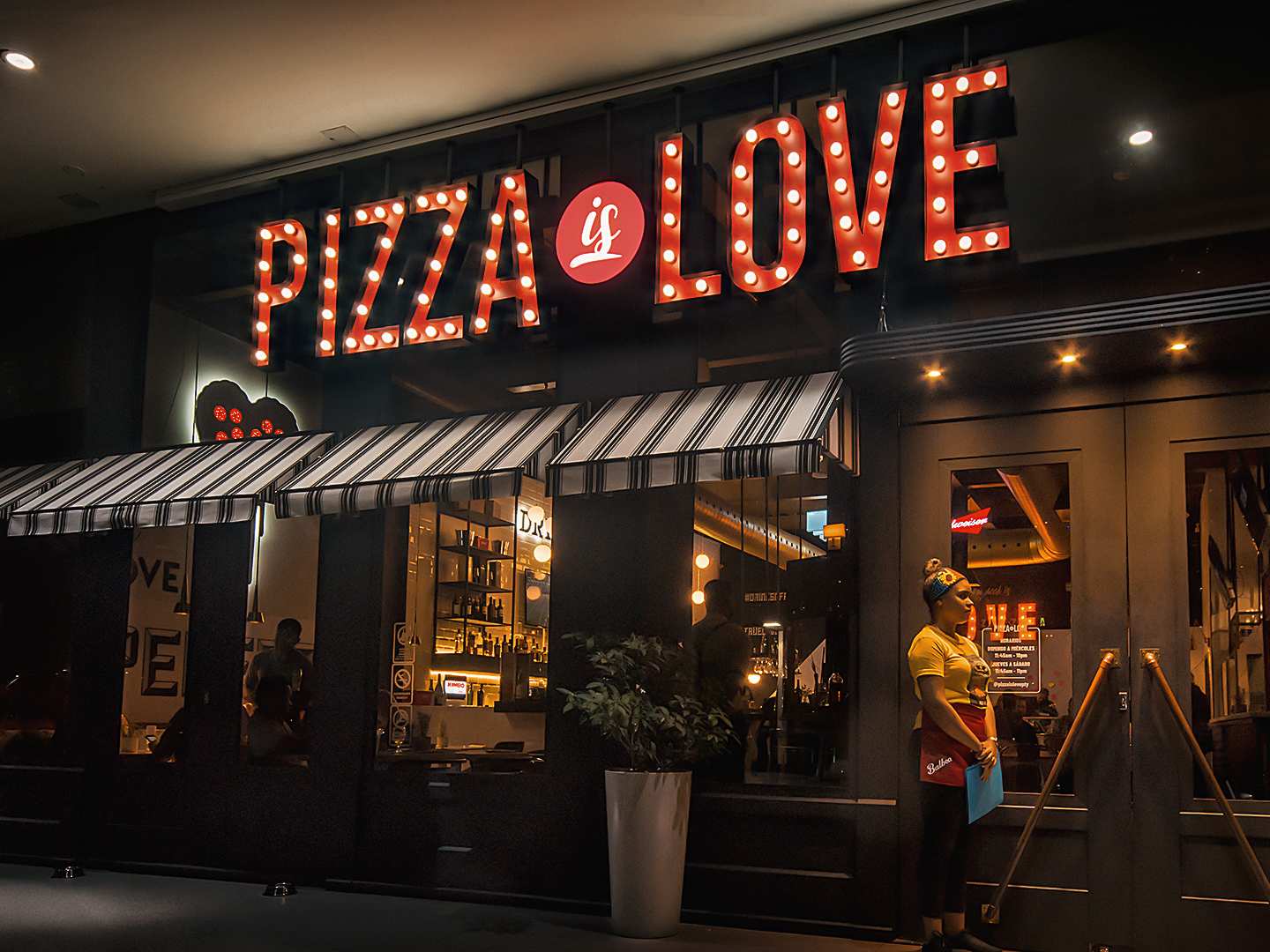 🍝 Pizza Is Love, Panamá Restaurante, Bar Italiana, Americana