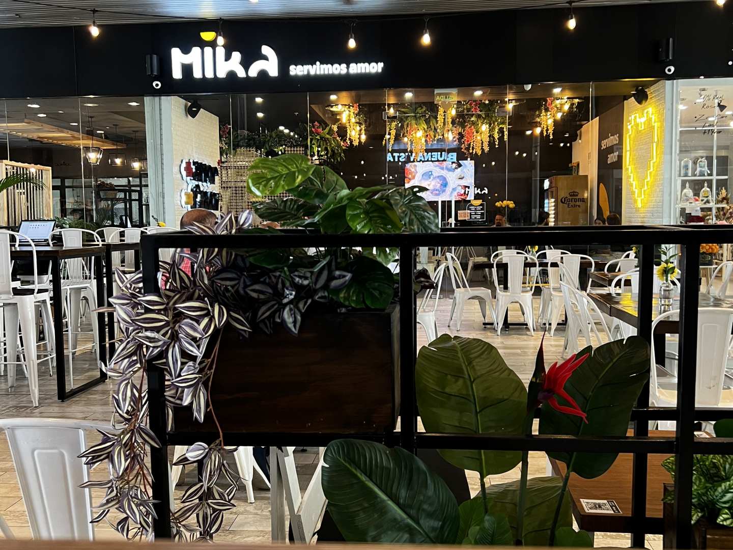 Mika Bazar & Cafe (Balboa Boutique)