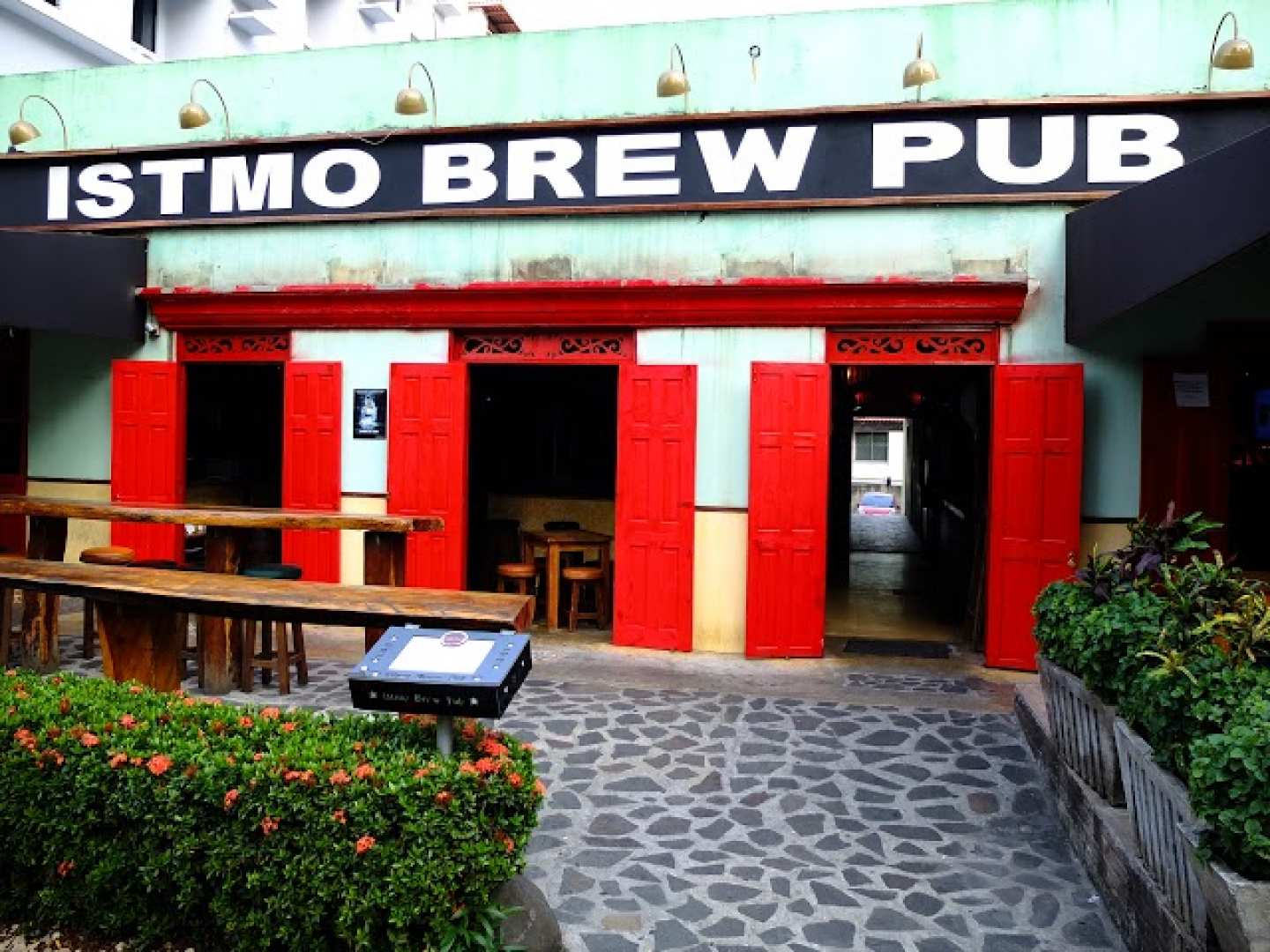 Istmo Brew Pub (El Cangrejo)