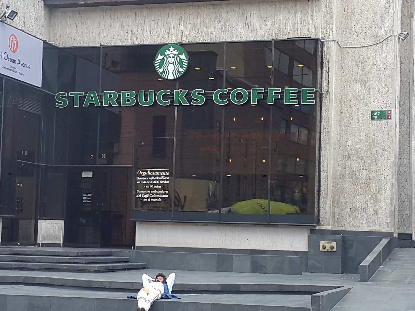 Starbucks (Quinta Camacho)