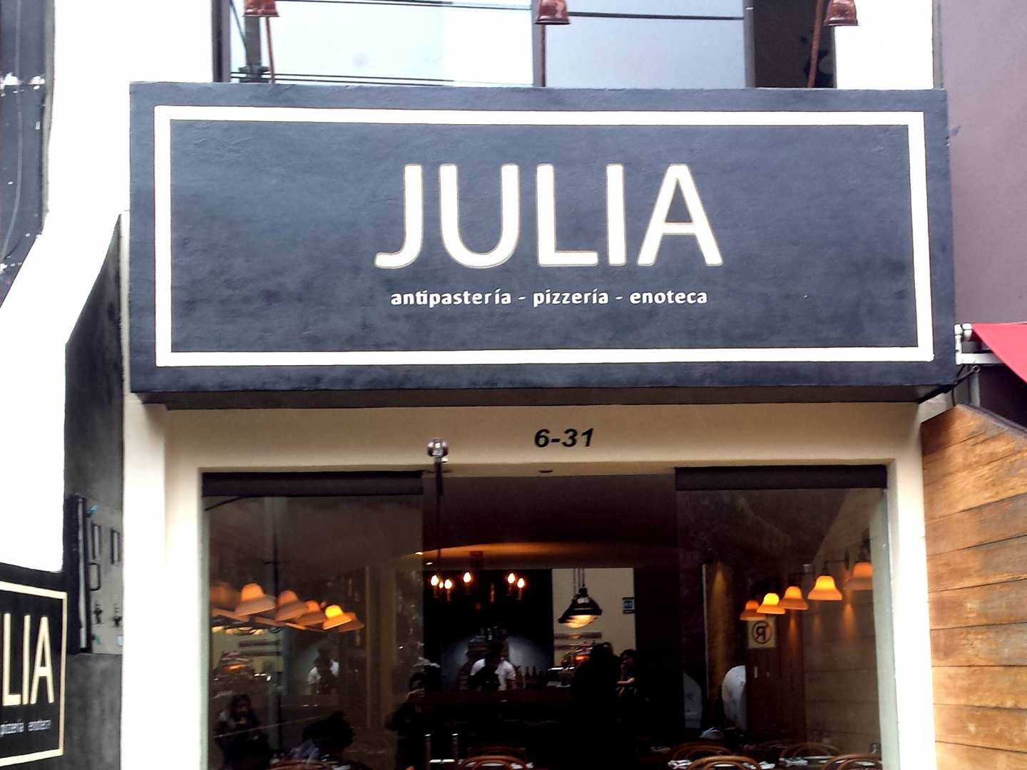 Julia (Usaquen)