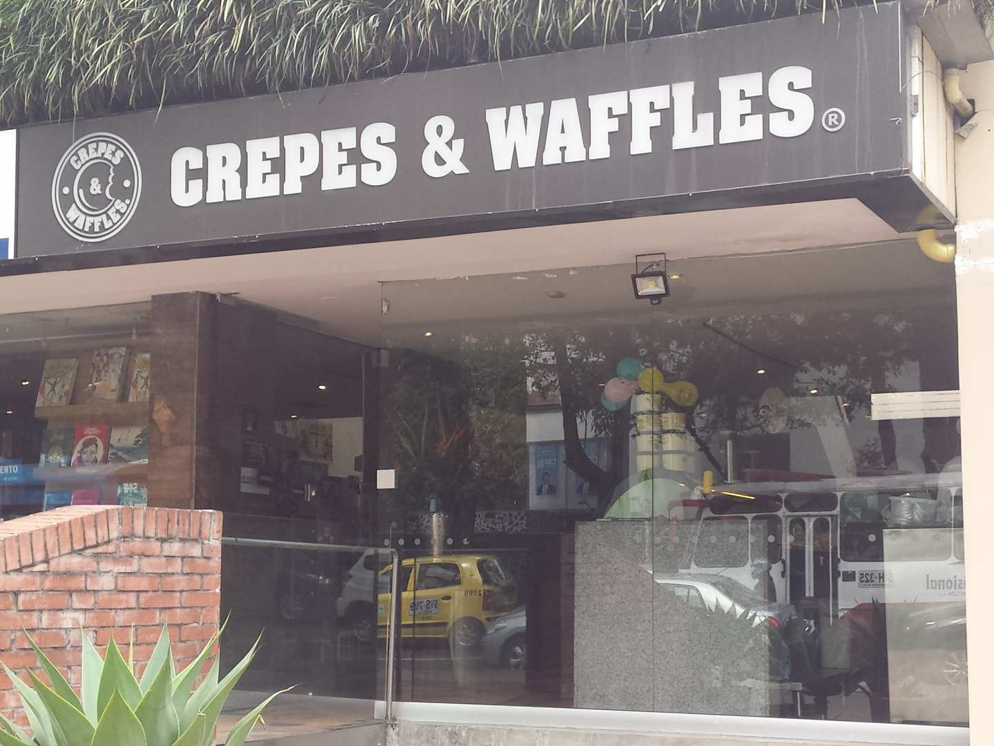 Crepes & Waffles (Calle 85)
