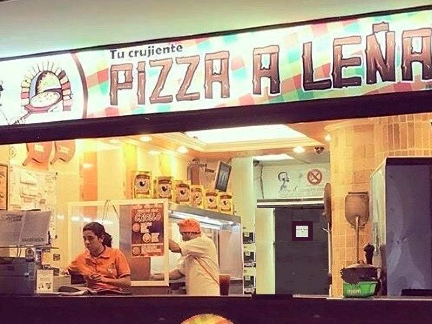 Tu Crujiente Pizza a La Leña